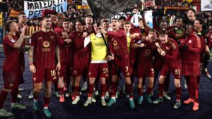 ¡Se hace el ‘harakiri’! Udinese comete dos penaltis inocentes para enseñarle a la Roma el camino de la remontada