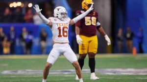 Texas Longhorns gana en doble tiempo extra y con polémica a Arizona State el Peach Bowl