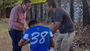 La curiosa firma de contrato del argentino Marcelo Arguello en Firpo de El Salvador que se hizo viral