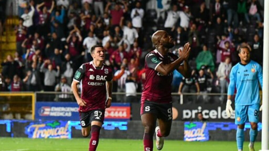 Javon East celebra un gol. (East IG)