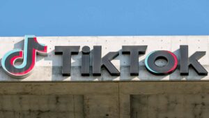 Prohibición de TikTok en EE.UU. se adelantó? Usuarios reportan fallas para ingresar y les aparece este mensaje