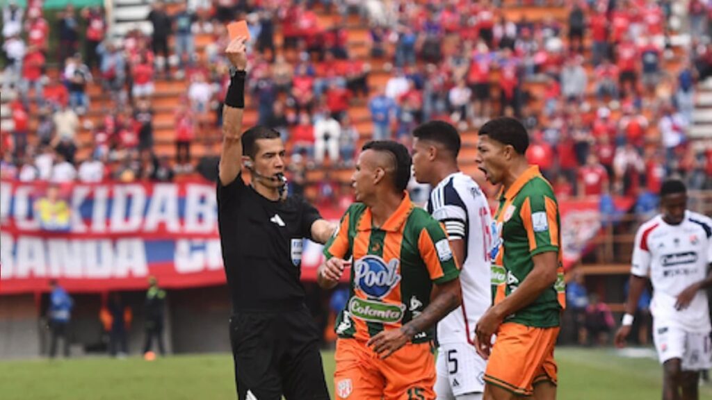 Expulsiones en el FPC | VizzorImages.