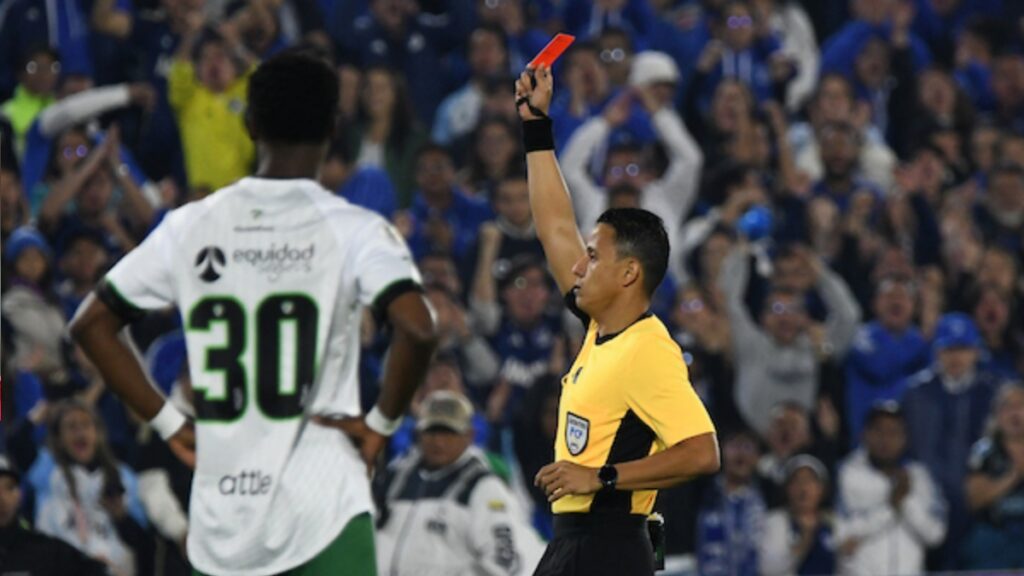Tarjeta roja en el partido contra Millonarios | VizzorImages.
