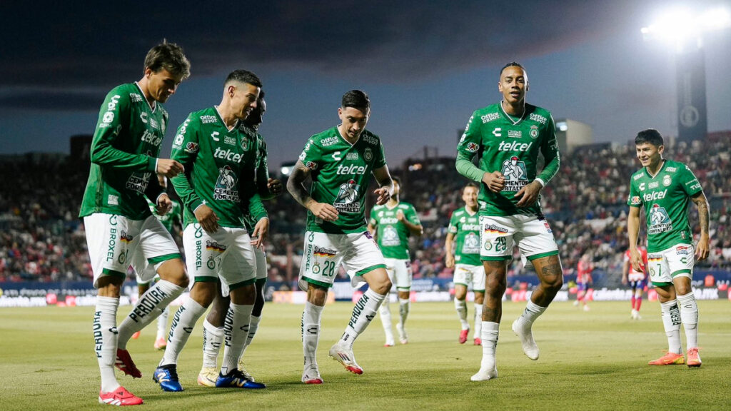 Jugadores de León celebran el gol contra San Luis. - @clubleonfc.