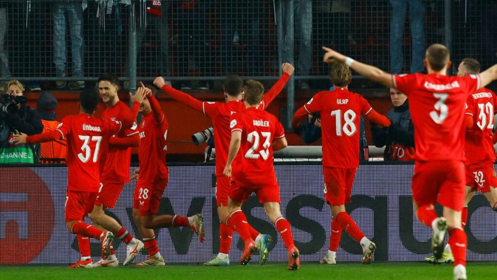 El festejo del gol de la victoria. (Reuters)