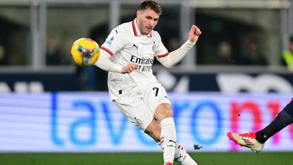 Santiago Giménez promete que en el Milan se esforzarán para salir de la crisis de resultados