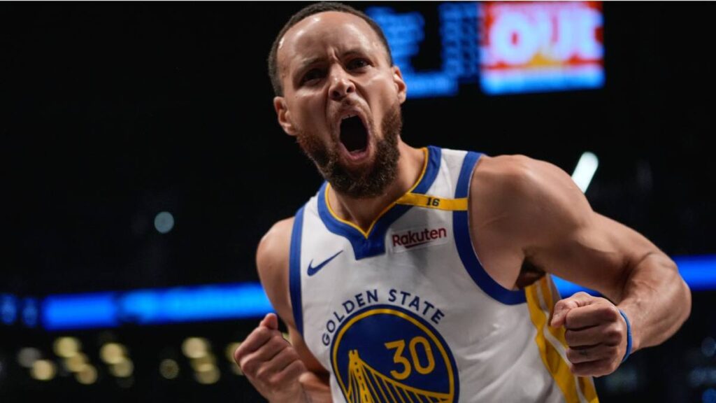 Curry tuvo una noche mágica ante los Nets. AP