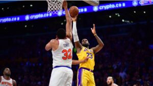 Los Lakers vence en dramático tiempo extra a los Knicks con gran noche de Doncic y LeBron, y la lesión de Jalen Brunson