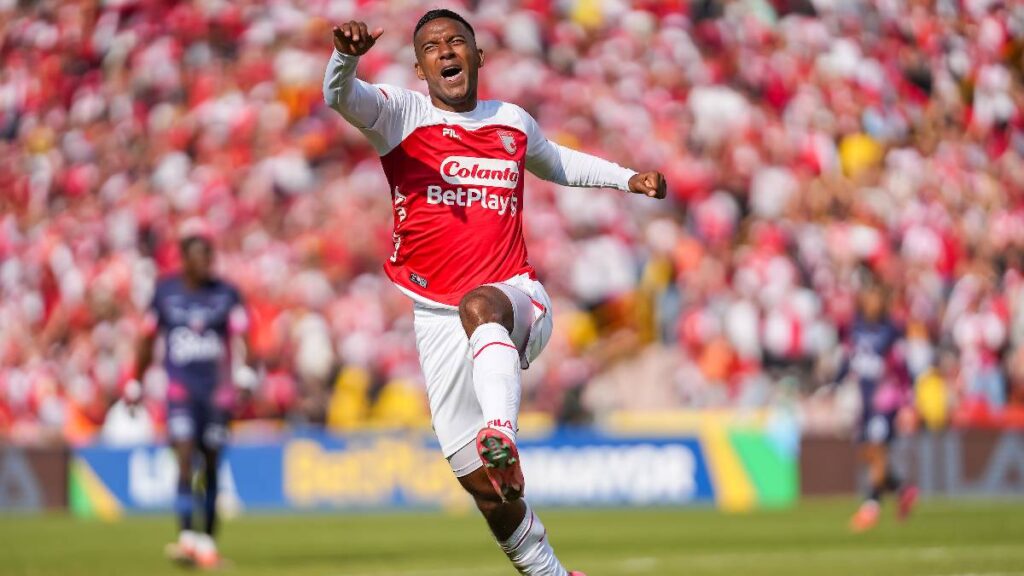 Christian Mafla celebrando con Santa Fe / Vizzor