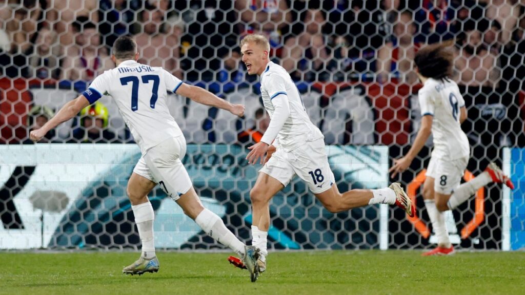El golazo de Isakson sobre la hora. (Reuters)
