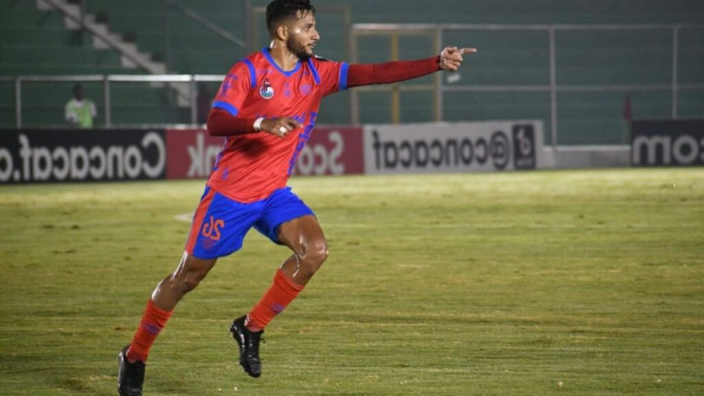 Rudy Barrientos, jugador de Municipal, desafectado por lesión. (Rojos)