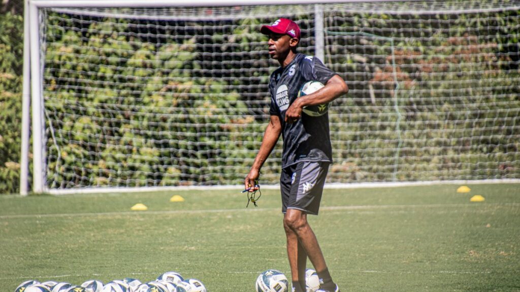 Paulo César Wanchope debutó con triunfo en el Saprissa | Facebook Saprissa