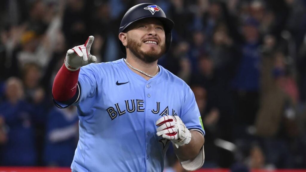 Alejandro Kirk dio el triunfo a los Blu Jays. AP