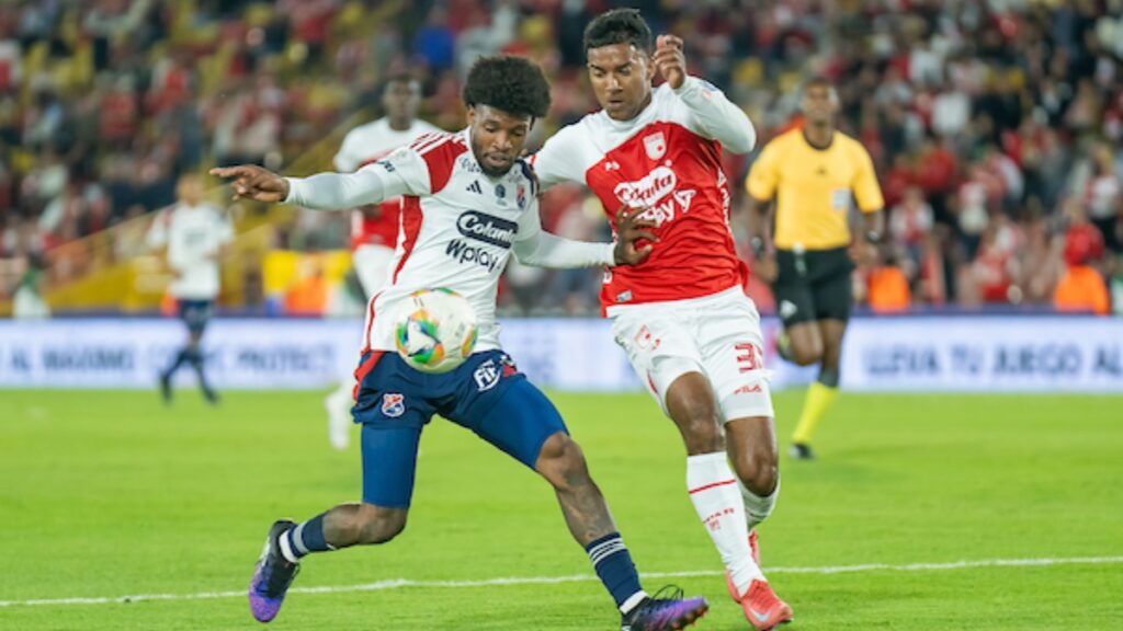 Santa Fe vs DIM en El Campín | VizzorImage.