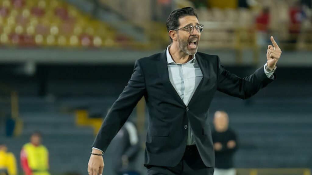 Jorge Bava, DT de Santa Fe | VizzorImage.