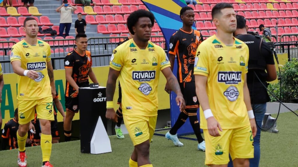 Kevin Londoño, jugador del Bucaramanga | VizzorImage.