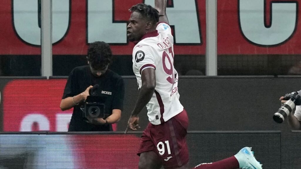 Duván Zapata jugando con Torino | AP.