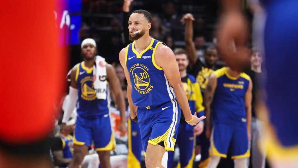 Stephen Curry se roba el show y lleva ayuda a los Warriors a 'robarse' el primero de la serie ante Rockets