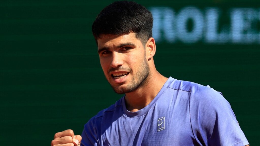 Carlos Alcaraz brilla en Montecarlo y avanza a cuartos con paliza a Daniel Altmaier