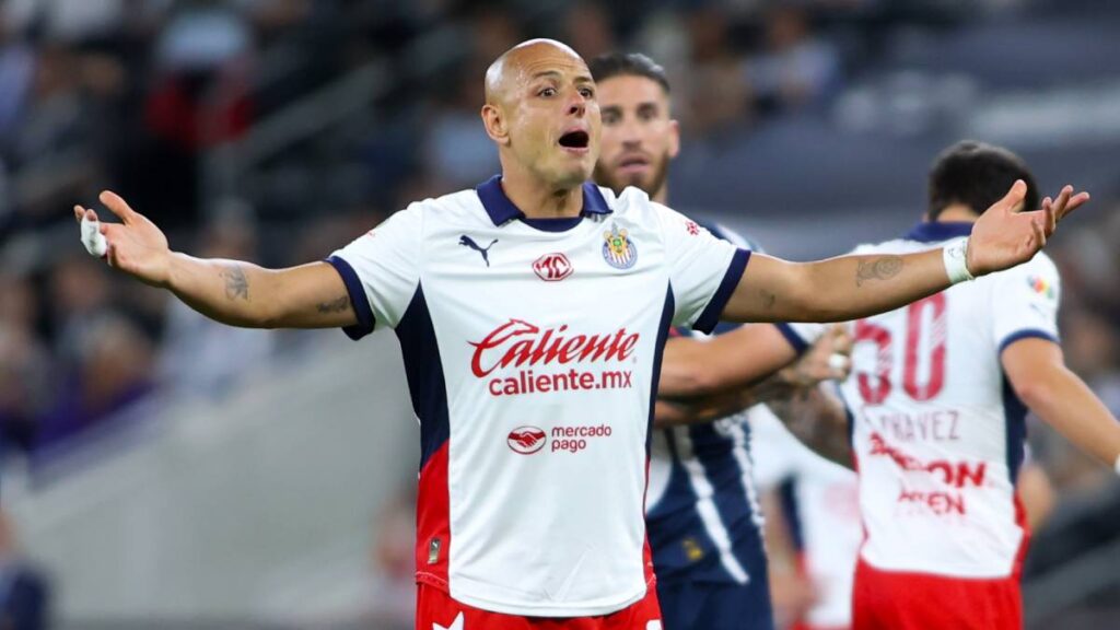 Chicharito Hernández no verá acción ante el Mazatlán. Imago 7