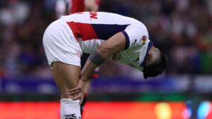¡Fracaso rojiblanco! Las Chivas se quedan fuera del Play In tras empatar con Atlas en el Clásico Tapatío