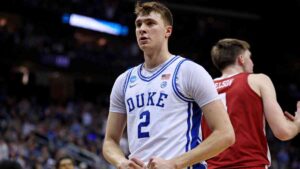 ¿Quién es Cooper Flagg, la estrella de Duke que Mavericks elegiría con la primera selección del Draft?