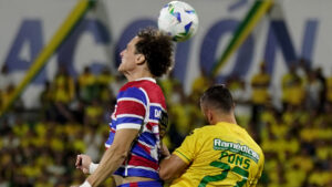 El VAR rescata al Atlético Bucaramanga y a Luciano Pons ante Fortaleza