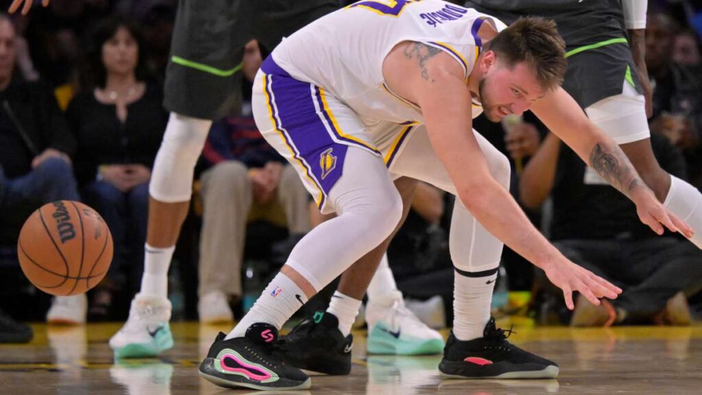 Lakers, urgidos de ganar el Juego 2 vs Minnesot