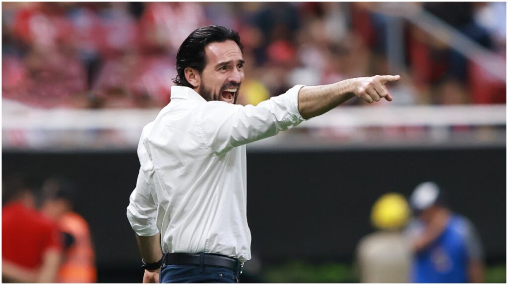 Gerardo Espinoza, técnico de Chivas, se ilusiona con el Play In | Imago7