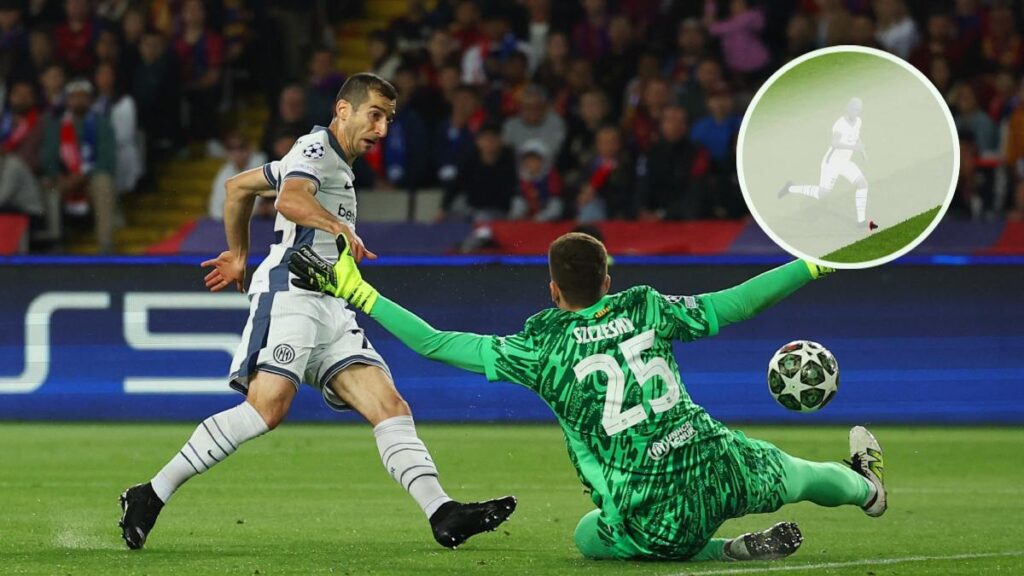 El VAR decretó el fuera de juego con los vectores.