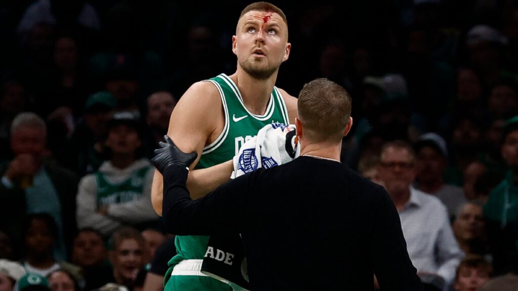Boston se sobrepone a la baja de Tatum y la sangre de Porzingis para tomar ventaja en la serie ante Orlando