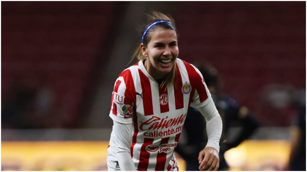 Las Chivas femenil vencen a los Pumas en el partido de ida | Imago7