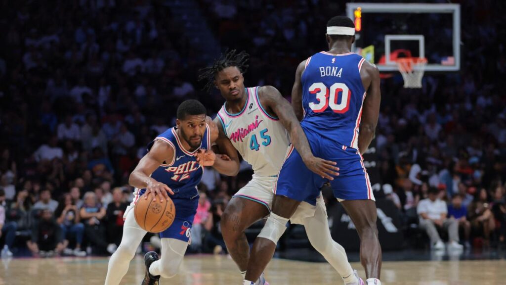Miami Heat se impone a los 76ers | Reuters