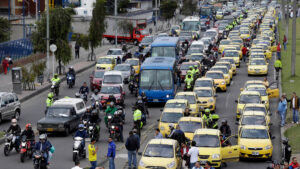 Pico y placa en Bogotá para este 23 de abril de 2025: horarios, restricciones y vehículos exentos