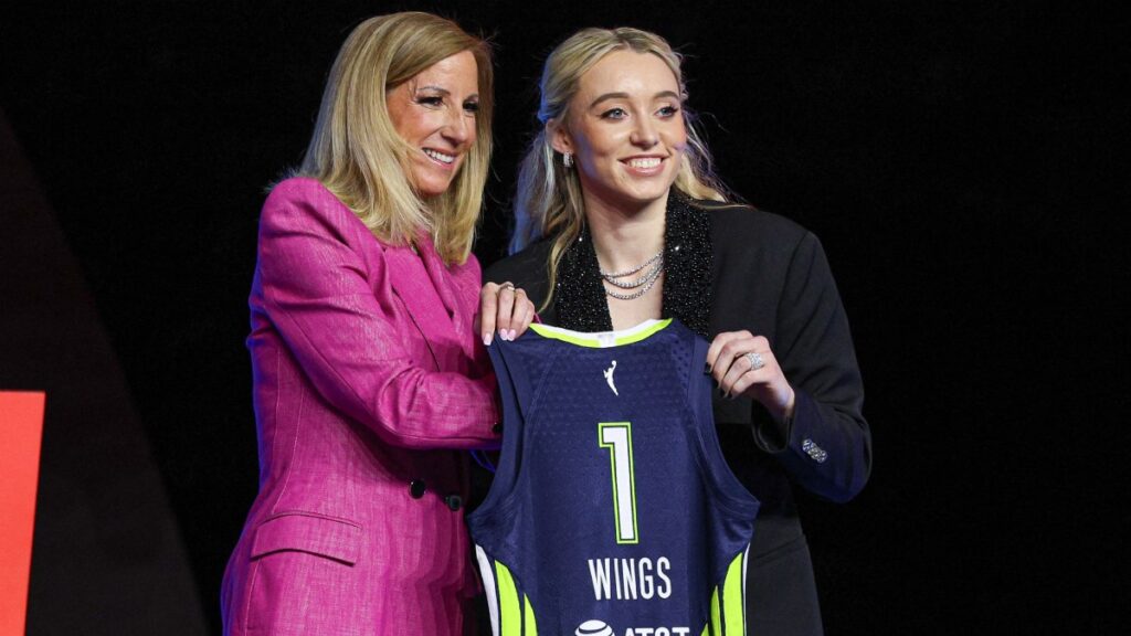 Paige Bueckers y su calendario de Dallas | Reuters