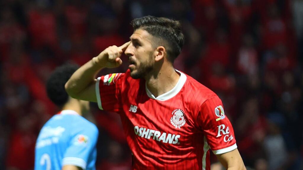 Paulinho se enfoca en conquistar el título del Clausura 2025. Imago 7