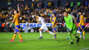 Tigres vs Cruz Azul hoy: Momios, pronósticos, alineaciones y dónde ver la semifinal de ida