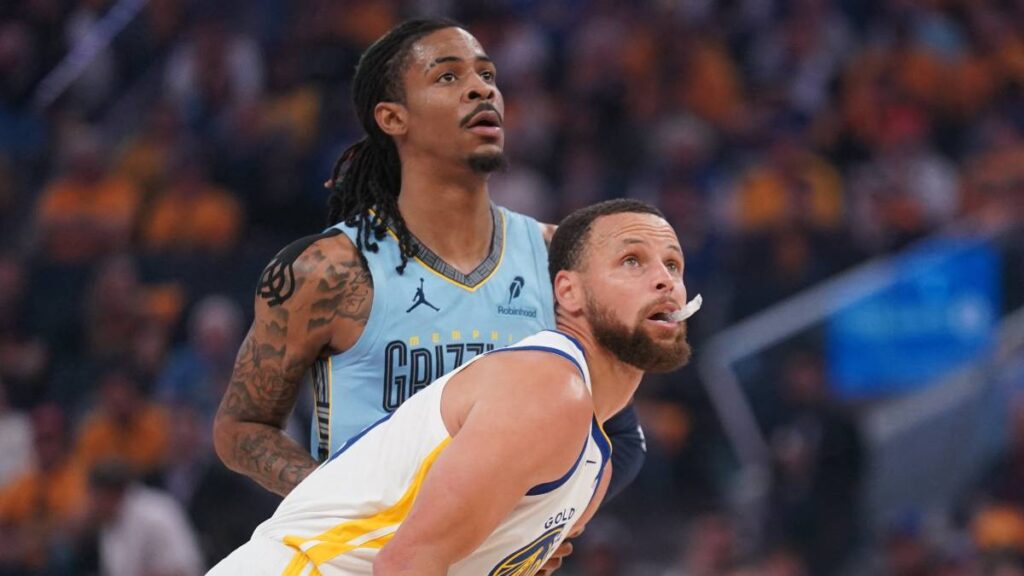 Curry tuvo una gran noche y le ganó el duelo a Morant. Reuters