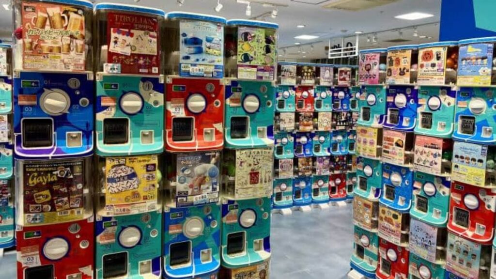 Gashapon son máquinas expendedoras de juguetes en miniatura | X: @Gashapon_Bandai