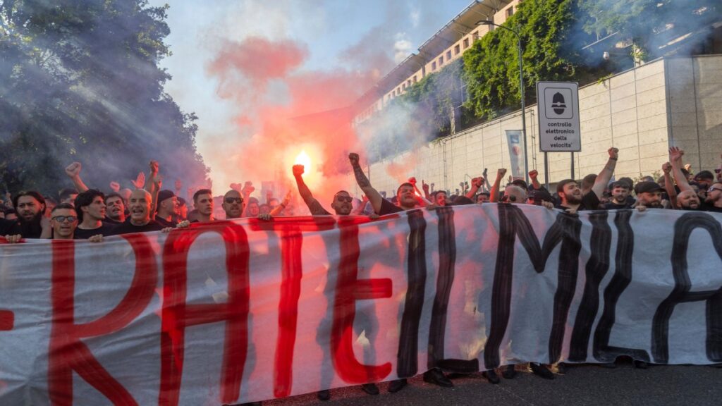 Aficionados del Milan pprotestaron tras la mala temporada del equipo