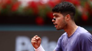Alcaraz regresa con fuerza en Roma y vence con autoridad a Lajovic