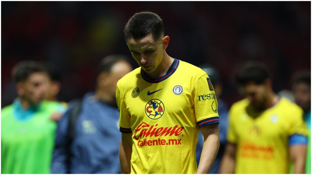 Álvaro Fidalgo agacha la cabeza tras perder la final del Clausura 2025 | Imago7