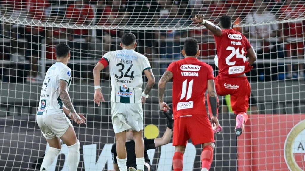 Momento del gol agónico de Jean Pestaña. Vizzor