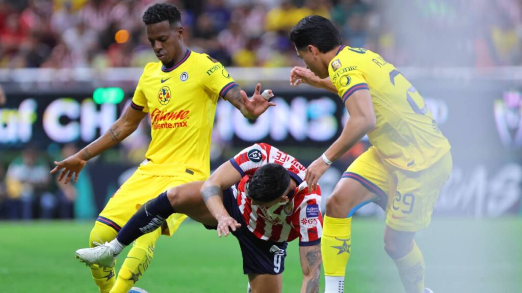 Las Águilas fueron sólidos en defensa. Imago 7