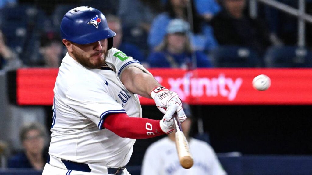 Alejandro Kirk da el triunfo a Toronto sobre Tampa Bay. AP