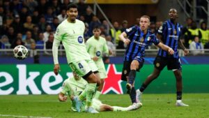 Ronald Araujo, señalado una vez más por la eliminación del Barça