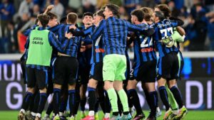 Atalanta rompe racha de 19 juegos sin perder de la Roma en Serie A y asegura su presencia en la próxima Champions League