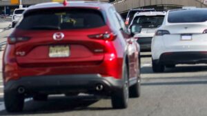 ¿Hay Doble Hoy No Circula este 8 de mayo? Estos autos SÍ circulan en CDMX y Edomex el jueves