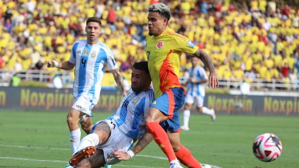 Colombia vs Argentina por Eliminatorias | VizzorImage.