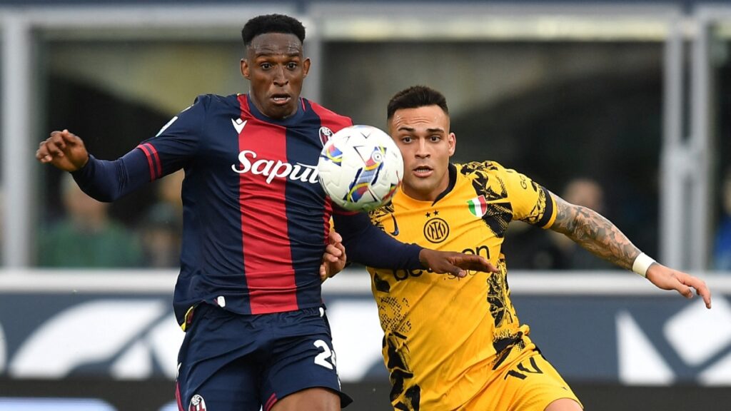 Jhon Lucumí jugando con Bologna | Reuters.